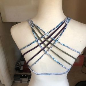 Lululemon Free to be wild sports bra sze 8